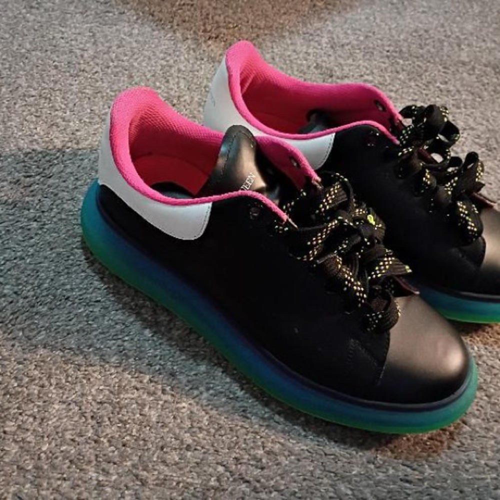 Alexander McQueen Kids Black and Pink Sneakers